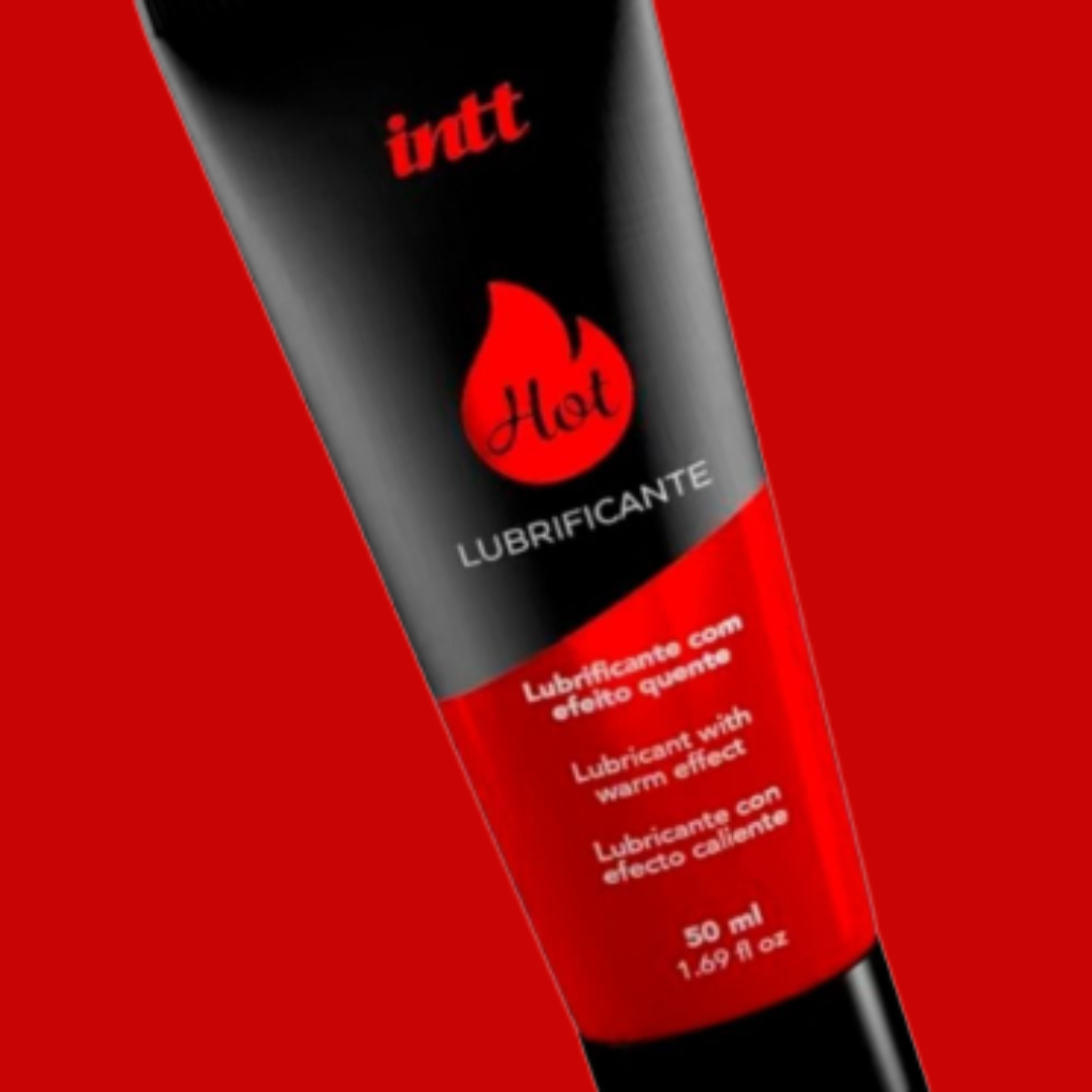 Os lubrificantes a base de água são de extrema importância na vida sexual de qualquer pessoa, seja para aumentar a lubrificação, para diminuir o atrito ou para usar com sex toys.

O lubrificante cria uma película protetora que faz com que os movimentos fiquem mais prazerosos. O lubrificante hot de morango tem composição a base de água e se assemelha a lubrificação natural da mulher, podendo ser usado em todos os momentos do seu dia a dia. O lubrificante tem um efeito quente e um sabor maravilhoso de morango