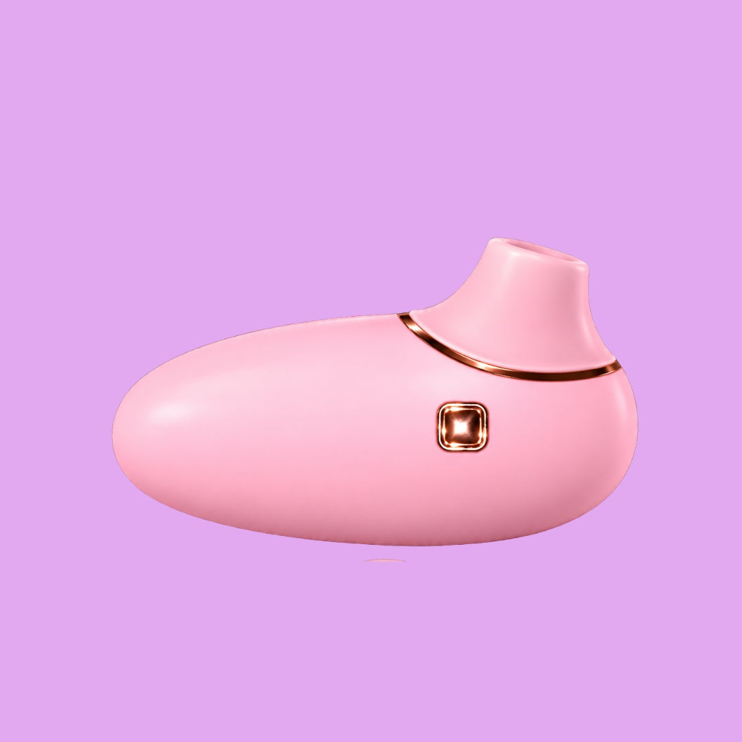 10 modos para explorar. Liberdade para encontrar o seu.

Um ritmo mais suave, uma sequência diferente, uma nova preferência. Seu autocuidado pode acompanhar o que você deseja em cada momento.

O Levi é um vibrador de pulsação com 10 modos, que reúne diferentes padrões de estímulo em um formato compacto e fácil de manusear.

Seu corpo macio ao toque e o design ergonômico completam a experiência, oferecendo praticidade para ajustar o posicionamento e explorar suas preferências com conforto.