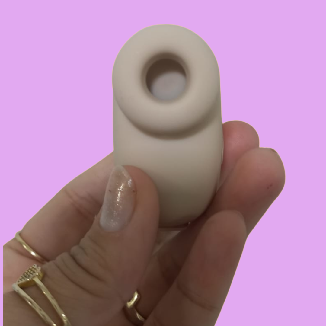Libi Pod Libertàre — Dedeira Vibratória Recarregável, Compacta e Resistente à Água ( Creme)