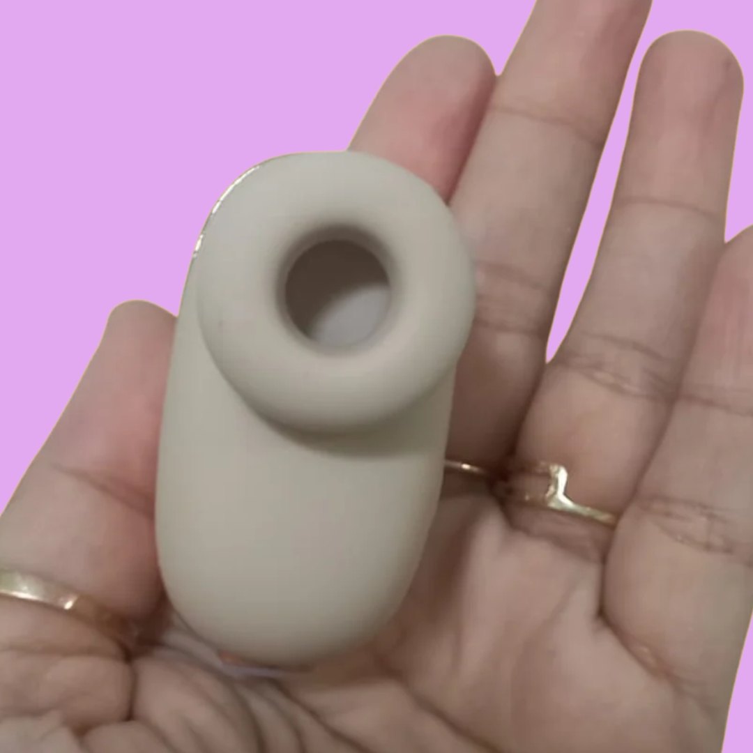 Libi Pod Libertàre — Dedeira Vibratória Recarregável, Compacta e Resistente à Água ( Creme)