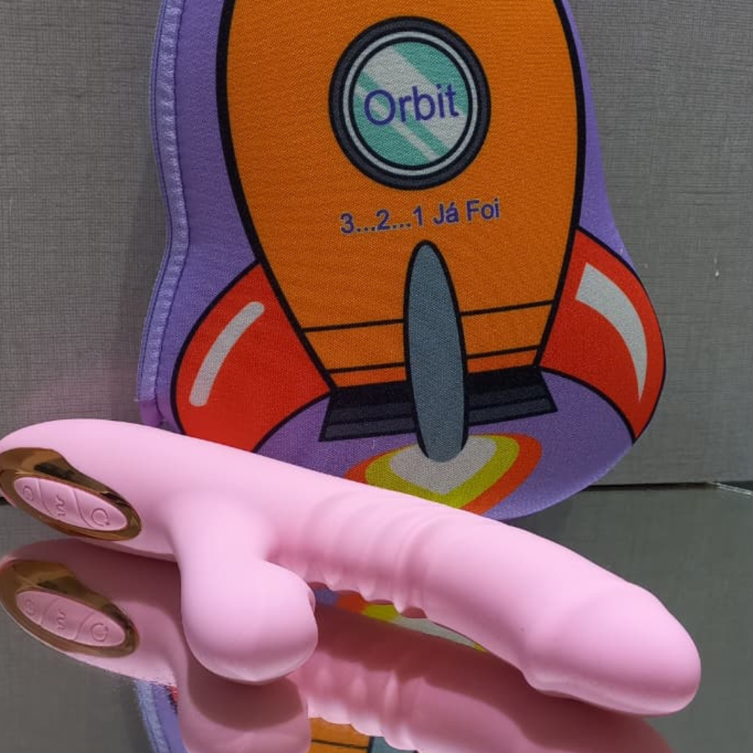 O Orbit foi desenvolvido para quem procura uma experiência completa, combinando diferentes tecnologias em um único produto para proporcionar sensações intensas, envolventes e personalizadas.&nbsp;

Seu design reúne movimentos dinâmicos, estímulos simultâneos e múltiplas possibilidades de uso, criando uma experiência capaz de surpreender até quem já conhece o universo dos toys.

Por que ele é tão especial?

💜 Movimento de vai e vem para uma experiência mais realista

💜 Movimento interno dinâmico que acompa