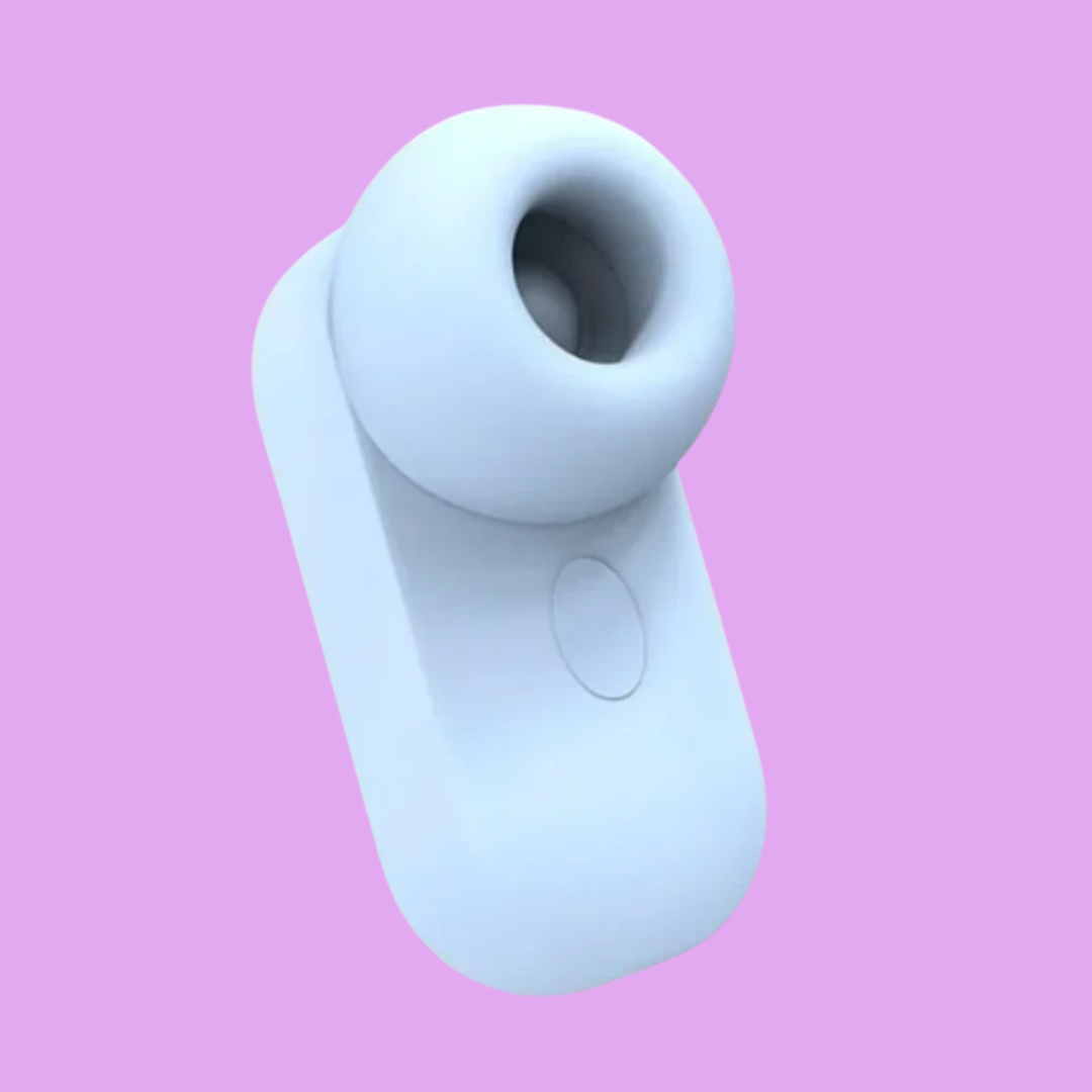 Mais estímulos para explorar e mais possibilidades para aproveitar o momento a dois.

O Pulse combina duas tecnologias em um único produto: sugador e Power Touch, com 5 níveis de pulsação e 5 níveis de tapping. Uma proposta versátil para explorar diferentes sensações e sair da rotina.

E para completar o kit, você ganha o Prolong, um spray masculino com cravo e menta, desenvolvido para proporcionar efeito gelado e dessensibilizante, auxiliando no retardamento da ejaculação conforme a proposta do fabricante.