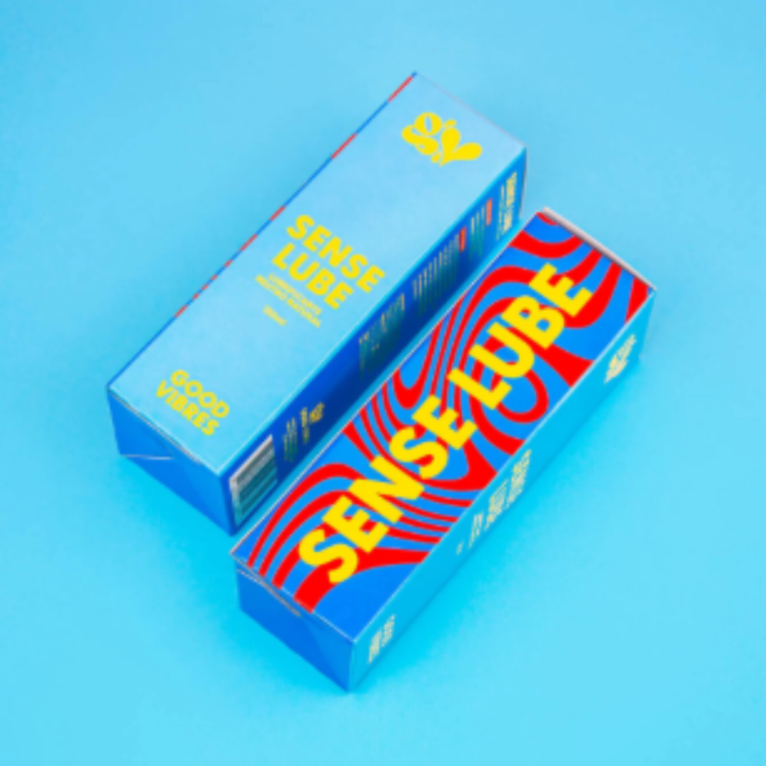 Sense Lube é um gel lubrificante corporal vegano com aroma neutro que vai te ajudar a experimentar sensações ainda mais gostosas.

Feito à base de água e compatível com preservativos&nbsp;e toys, ele é o lubrificante coringa para potencializar seu prazer&nbsp;em todos os momentos. Com textura parecida com a&nbsp;lubrificação natural do corpo e não pegajosa,&nbsp;reduz o atrito na hora do sexo, proporcionando uma experiência de maior conforto&nbsp;e prazer. Use e abuse para&nbsp;massagens, masturbação, sexo&