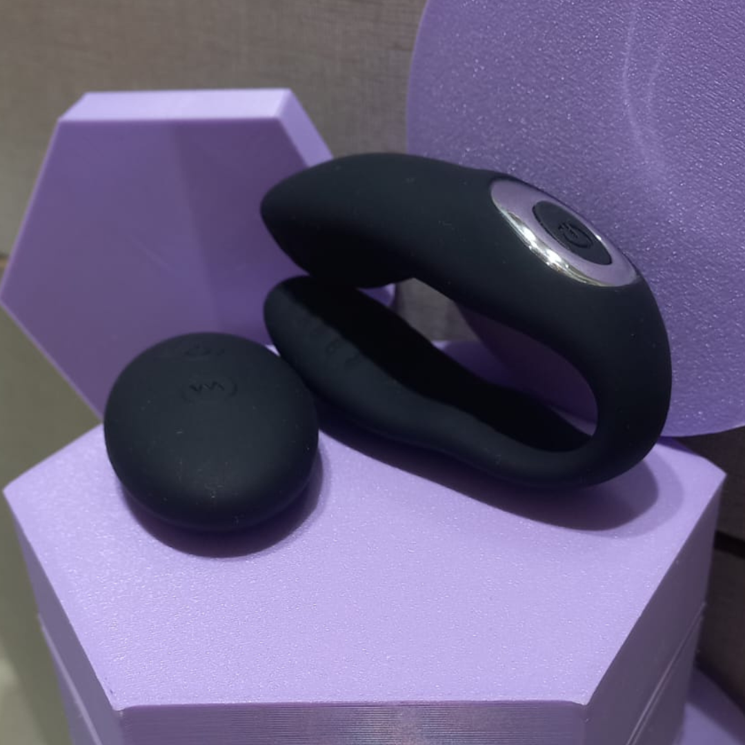 Hari - Vibrador de Casal com controle Remoto