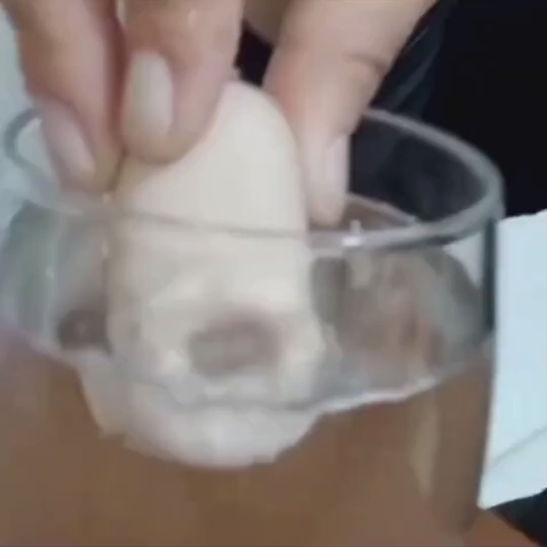 Sucção, pulsação e uma explosão de frescor para explorar novas sensações.

O Libi Pod Libertàre combina praticidade, design compacto e estímulos sensoriais em formato de dedeira sugadora, ideal para quem deseja descobrir novas possibilidades de prazer com conforto e discrição.

Seu formato facilita o manuseio e permite explorar diferentes sensações de maneira prática. Recarregável, resistente à água e fácil de higienizar, é uma opção versátil para incluir na rotina de autocuidado íntimo.