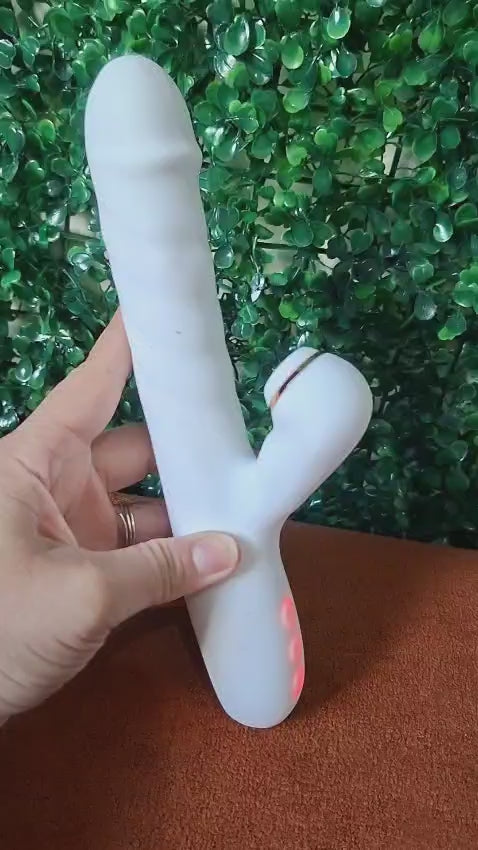 Movimento, contato e textura. Você escolhe o Theo, e a Libertàre amplia as possibilidades.

O Theo combina vai e vem automático, esferas internas em movimento e uma extensão externa em formato de linguinha em um único Rabbit 3 em 1.

Seu design anatômico oferece possibilidades de estimulação interna e externa simultâneas, permitindo ajustar o posicionamento conforme suas preferências e seu conforto.

E nesta oferta, sua compra acompanha um presente especial:

🎁 Na compra do Theo, você ganha 1 Core Super 